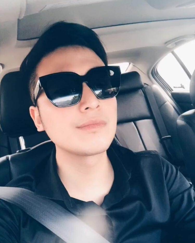 沉稳的第一张照片--将乐相亲网