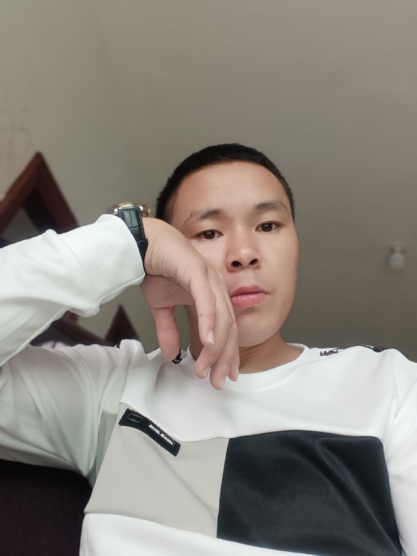 冷漠的第一张照片--将乐相亲网
