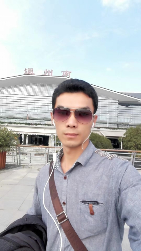 错把真心喂了狗的第三张照片--将乐相亲网