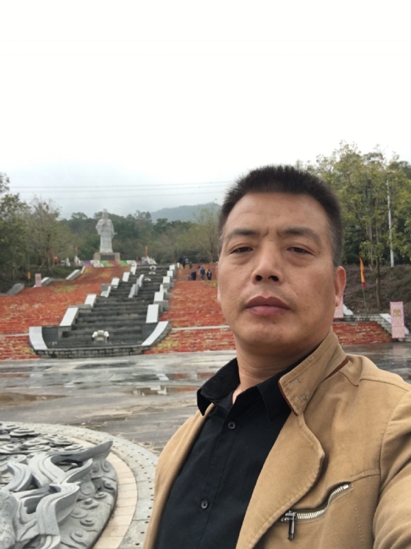 开心的松鼠的第一张照片--将乐相亲网